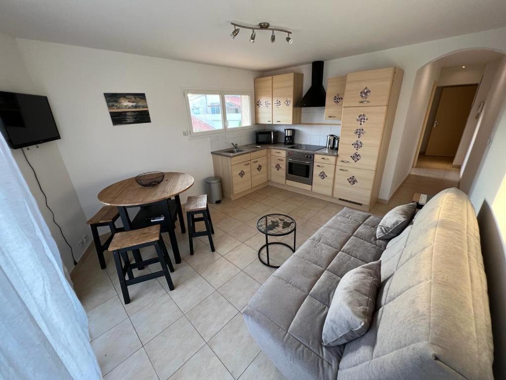 Plein Sud, Bel Appartement 20 Metres De La Plage La Capte Hyères Kültér fotó