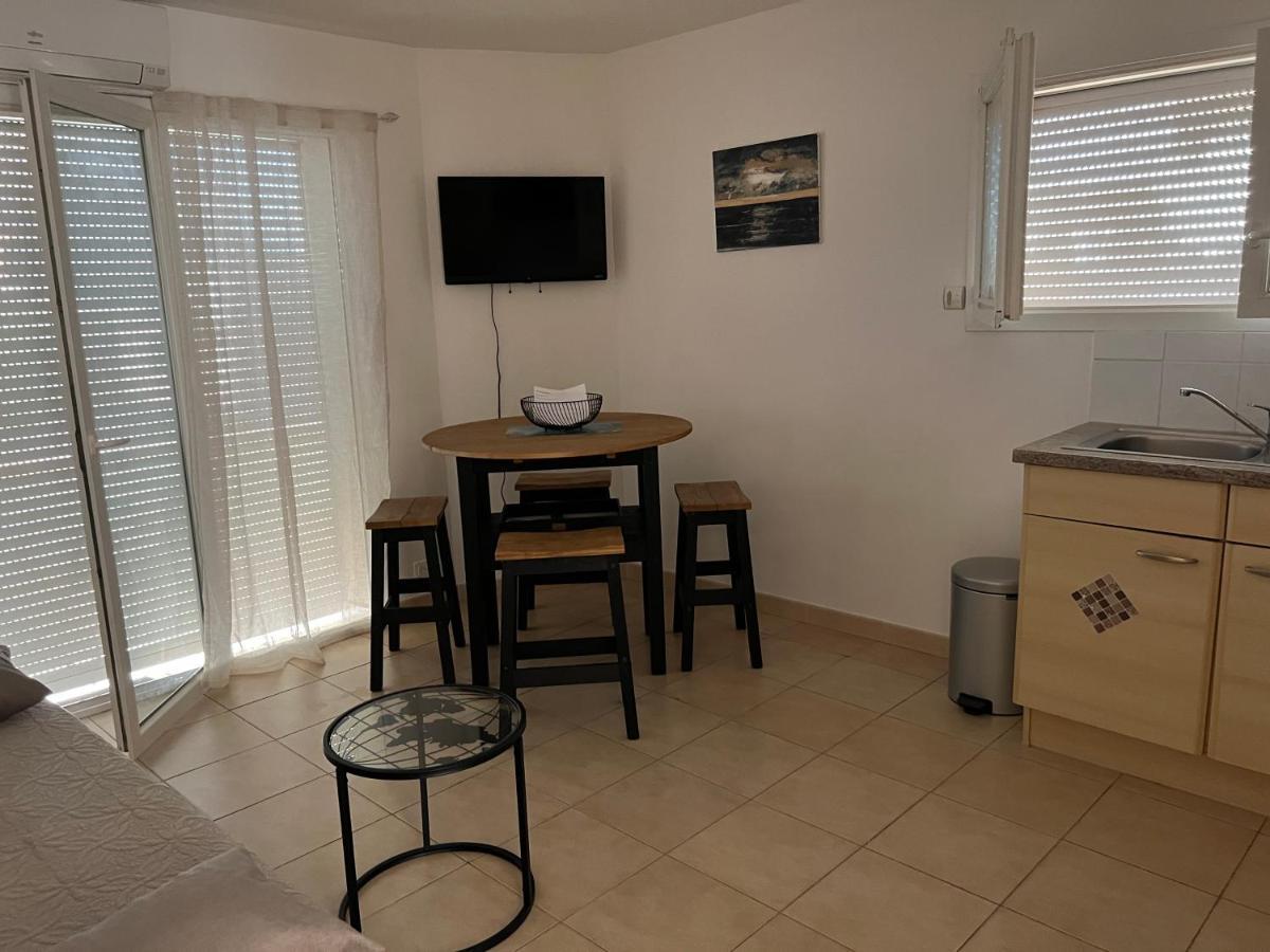 Plein Sud, Bel Appartement 20 Metres De La Plage La Capte Hyères Kültér fotó